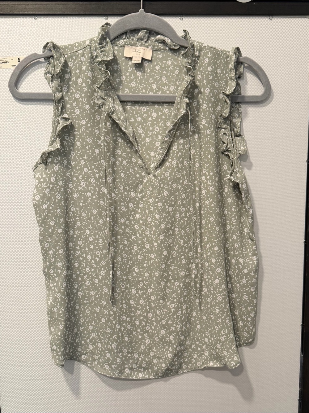 LOFT Sleeveless Ruffle V-Neck Top in Sage Floral